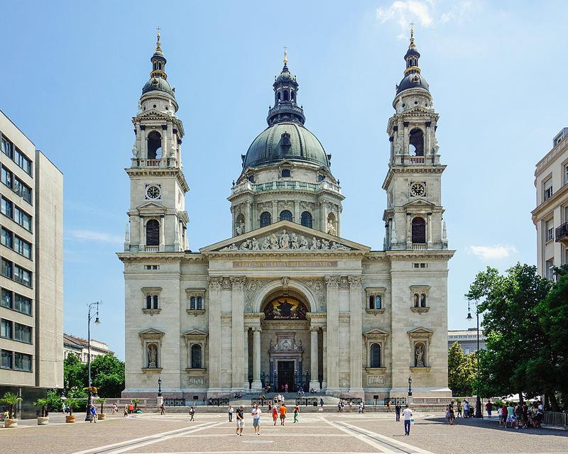 Miejsca, które warto zobaczyć Bazylika św. Stefana w Budapeszcie bazylika przy placu św. Stefana w Peszcie.