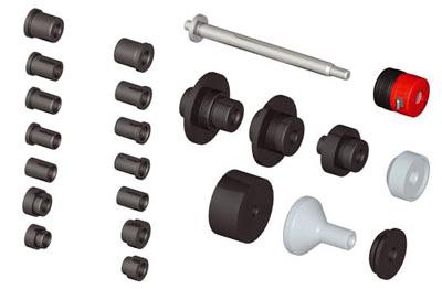 W standardowym wyposażeniu znajduje się uchwyt, wałek 14 mm wraz dociskiem QuickFix, dwa stożki oraz zestaw 8 tulei w rozmiarach od 15 mm do 28 mm.