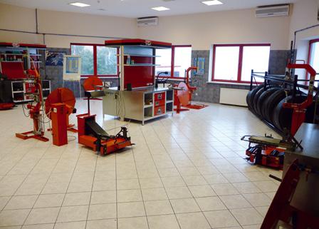 Wsparcie techniczne Obsługa partnerów biznesowych - kompleksowe wyposażenie Centrum Szkoleniowego Michelin Polska.