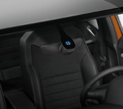 MULTIMEDIA REFERENCE STYLE Full LED XCELLENCE FR Media System Touch / 5-calowy monochromatyczny ekran dotykowy / Radio / Złącza SD, USB, Aux-in / 4 głośniki / Wielofunkcyjna kierownica ze sterowaniem