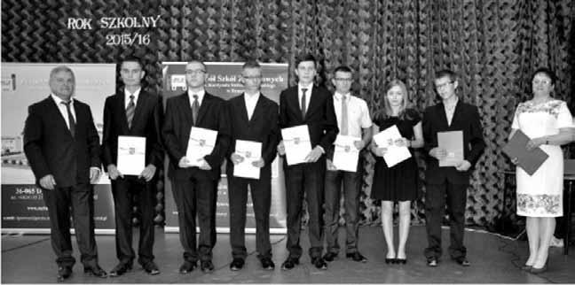Stypendialnego Powiatu Rzeszowskiego. Siedem z nich otrzymali uczniowie Zespołu Szkół Zawodowych im. Kard. Stefana Wyszyńskiego w Dynowie. Stypendystami zostali: Grzegorz Boroń z kl. 3TI (śr.