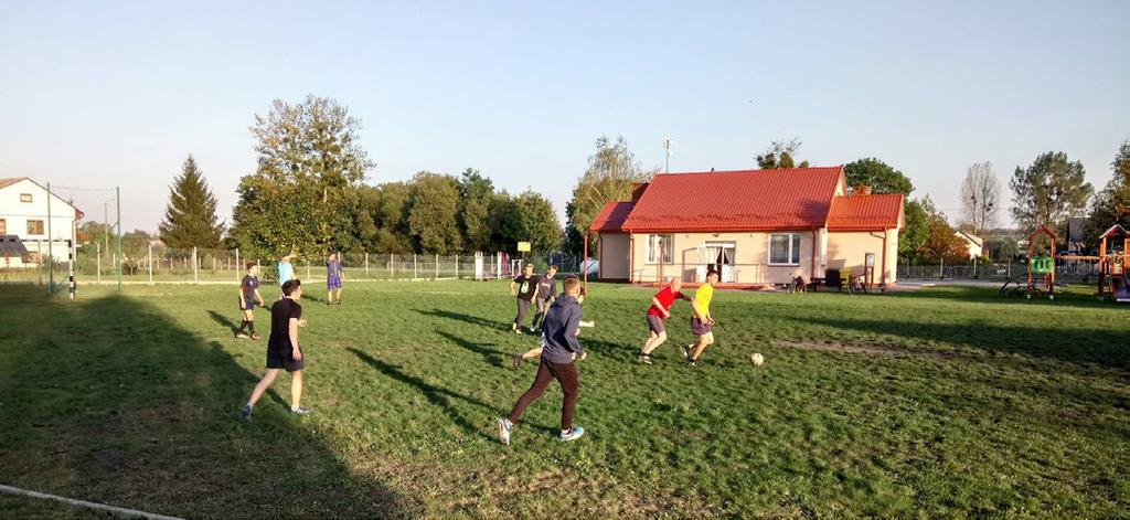 Łącznie we wszystkich imprezach sportowych udział wzięło prawie 150 sportowców, dzieci w różnym wieku, osób dorosłych oraz turystów przebywających na terenie naszej Gminy.