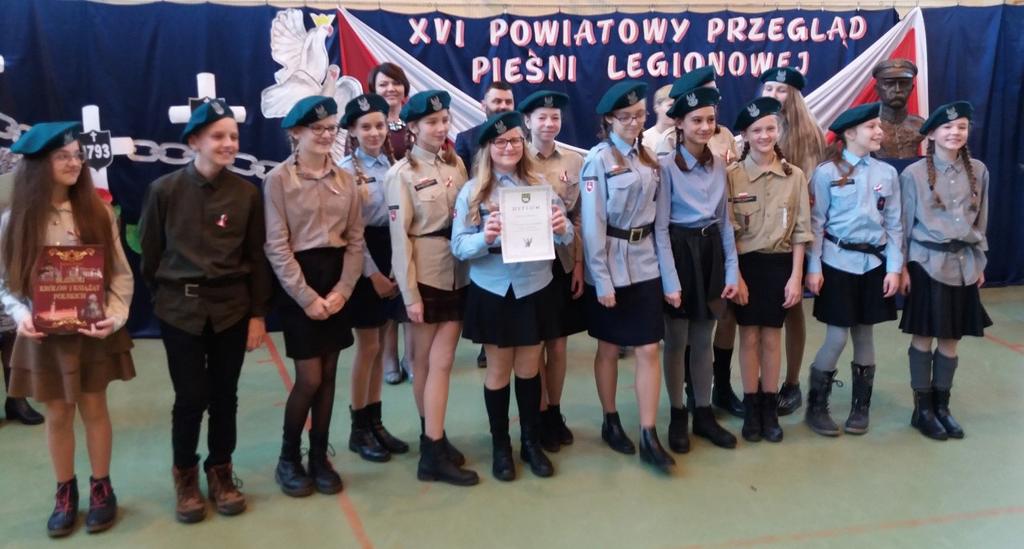 Śpiewający Laureaci z Żółtaniec 4 listopada w Żmudzi odbył się XVI Przegląd Pieśni Legionowej podczas którego wspaniale zaprezentowali się uczniowie ze szkół z terenu gminy Chełm.