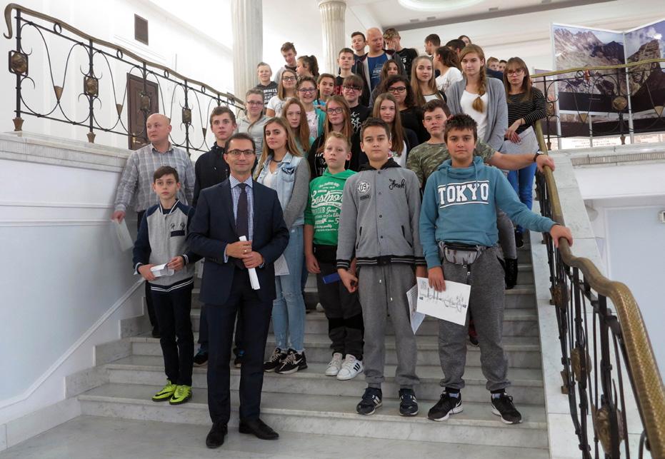 Wyjątkowe Święto Niepodległości 8 listopada w Szkole Podstawowej im. Władysława Broniewskiego w Strupinie Dużym odbyła się uroczysta akademia z okazji obchodów 99.