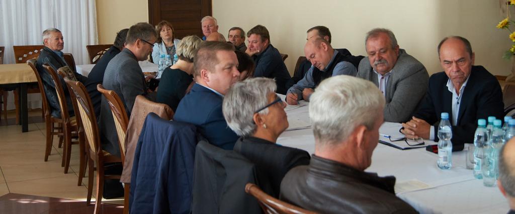 : wykonanie przeszyć murów, naprawę sklepienia, wzmocnienie podłoża gruntowego, wymianę pokrycia dachowego na gont łupany, wykonanie tynków, malowanie, wykonanie posadzki ceglanej, a także