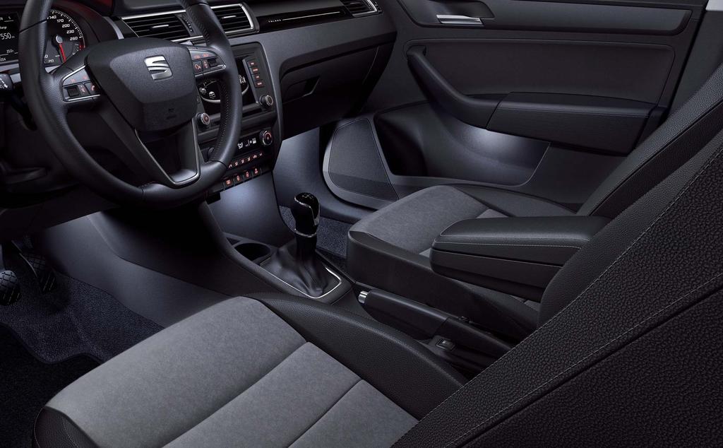 SEAT TOLEDO Z pasją w każdym detalu KAŻDY ELEMENT DOPEŁNIA POCZUCIE ELEGANCJI I KOMFORTU, JAKIE OFERUJE SEAT TOLEDO.