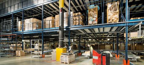 This way, the installation's height is fully used to maximise the space available and to gain greater