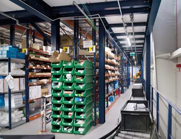 A picking block with walkways The 72 m long, 36 m wide, 9 m high racking block allows the