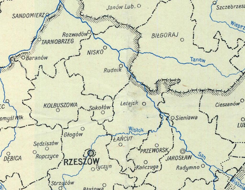 Fragment mapy administracyjnej z 1946 roku PKWN wprowadził nowe rozwiązania ustrojowe w administracji lokalnej. Były to, wzorowane na radzieckich, rady narodowe.