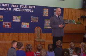 Zajęcia z cyklu Cała Polska czyta dzieciom 6-latki czytają