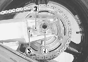 9) po ponownym zamontowaniu koła, aby klocki przyjęły prawidłową pozycję i dźwignia uzyskała prawidłowy skok, nacisnąć kilkakrotnie hamulec jazdę motocyklem można rozpocząć po kilkakrotnym