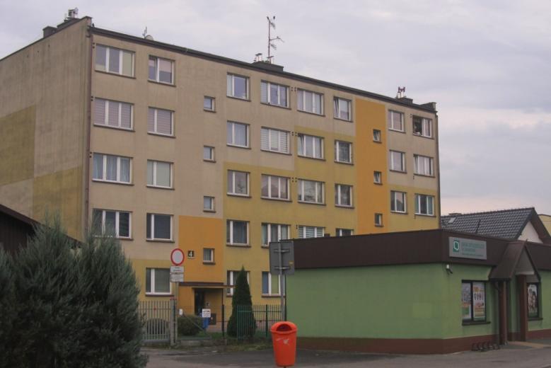 Duża myśli jak przyjemnie, Gdy tak mała wierzy we mnie.