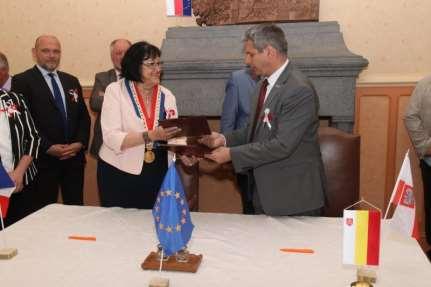 Komunikacja społeczna i międzynarodowa 25-lecie partnerstwa miast