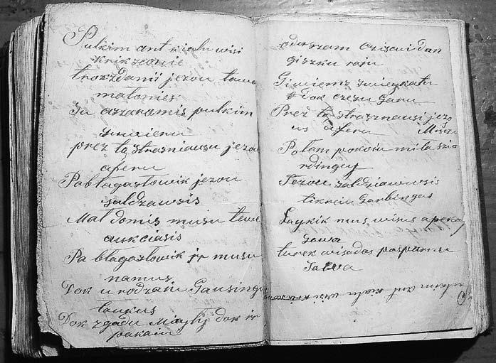 *33 Molėtų dekanato bažnyčių bibliotekos: knygų