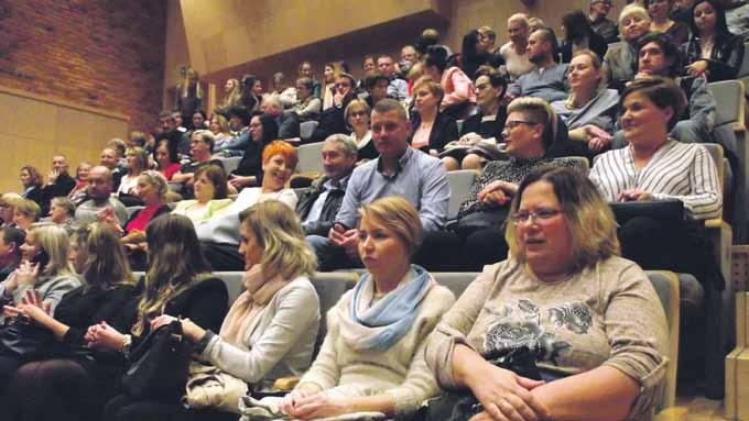 W związku z tym Strzeliński Ośrodek Kultury nawiązał szerszą współpracę z Wrocławskim Teatrem Komedia.