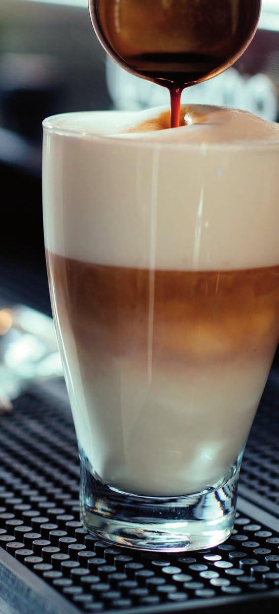 SCHŁODZONE I ŚWIEŻE Miłośnicy latte art i piankowej korony powinni