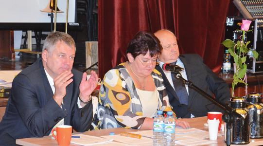 oraz kontrolowali realizację wniosków komisji. Zastępca Wójta Mirosława Jaroszuk przedstawiła analizę zmian w zagospodarowaniu przestrzennym Gminy Juchnowiec Kościelny.