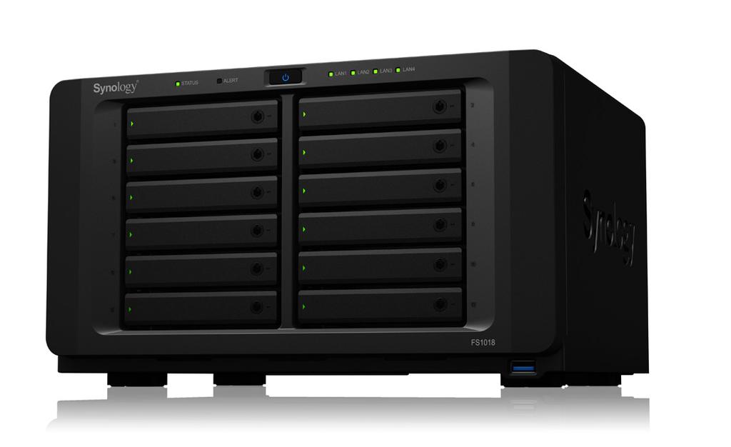 Urządzenie FS1018 mieści 12 x dysków 2,5 SATA SSD i można do niego podłączyć nawet dwie jednostki rozszerzające Synology DX1215 2, co zapewnia do 288 TB masowej do archiwizacji w systemie cold