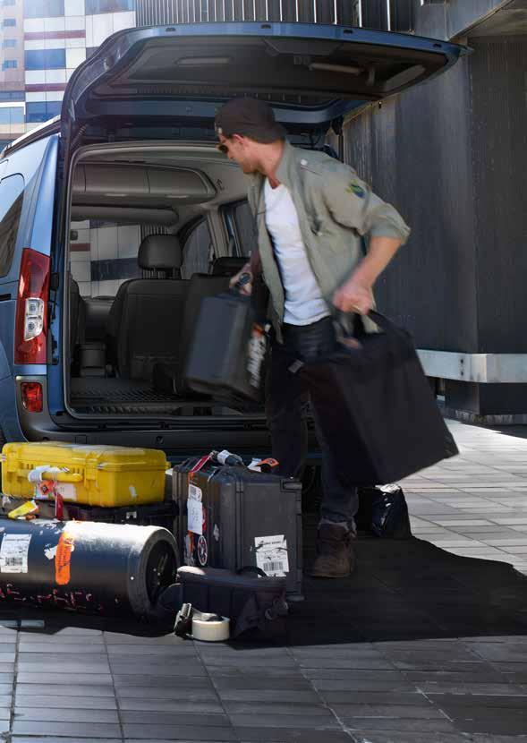 Citan Tourer równie profesjonalnie przewozi osoby, jak i ładunek.