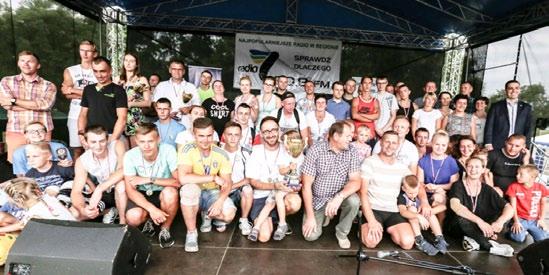 Zwycięzcą tej zaciętej rywalizacji okazał się Jeleń, drugie miejsce zajął Jamielnik, trzecie natomiast Zdrojek. W Amatorskich Regatach Smoczych łodzi najlepsza okazała się osada Dragon WOPR.