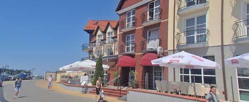 Ustka - HOTEL MORZE 80 m POŁOŻENIE: 3 budynki hotelowe blisko siebie, 80 m od plaży, przy głównym bulwarze.