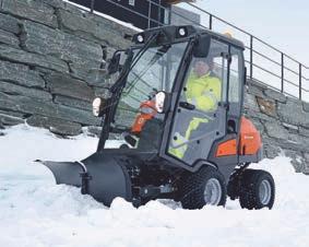 łyżka CZołowa Hydrauliczne sterowanie przechyłem i opróżnianiem.