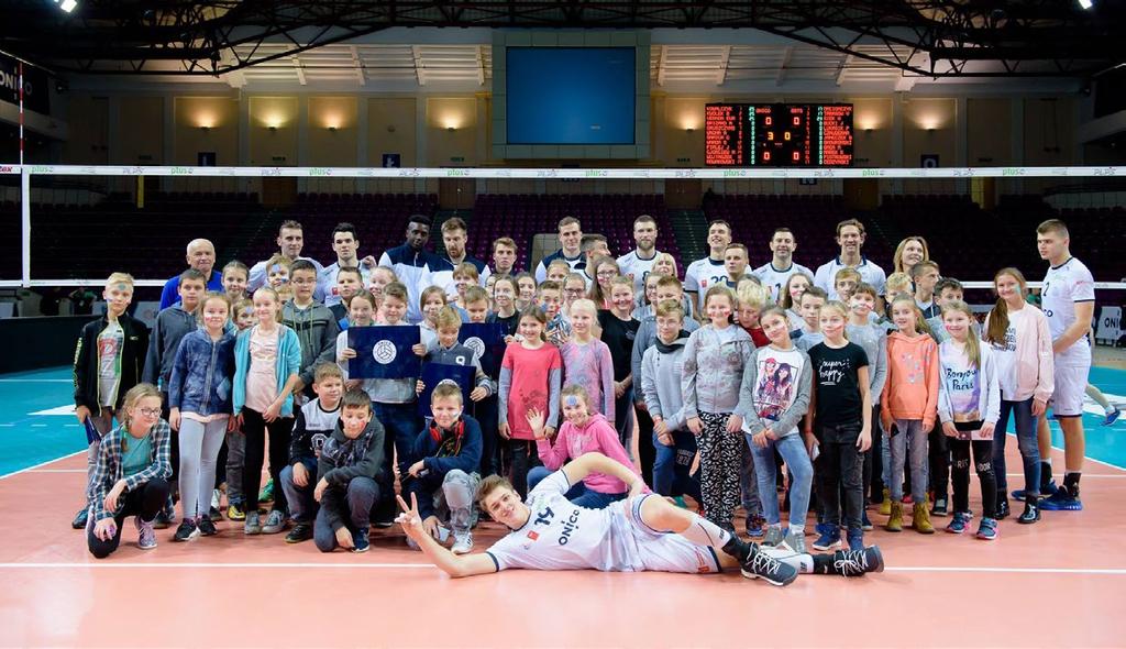 JUNIOR CLUB - ZASADY Szkoły biorące udział w programie i kibicujące drużynie ONICO Warszawa mają szansę zdobyć atrakcyjne nagrody rzeczowe oraz osobiście poznać swoich idoli.