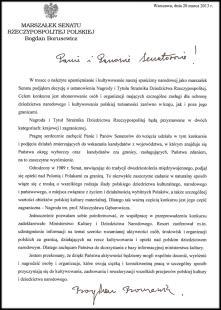 25 W tym momencie przejdziemy do Senatu RP - zaraz wytłumaczymy dlaczego: Marszałek Senatu RP, Bogdan Borusewicz, ustanowił konkurs na Nagrodę i Tytuł: Strażnik Dziedzictwa Rzeczypospolitej.