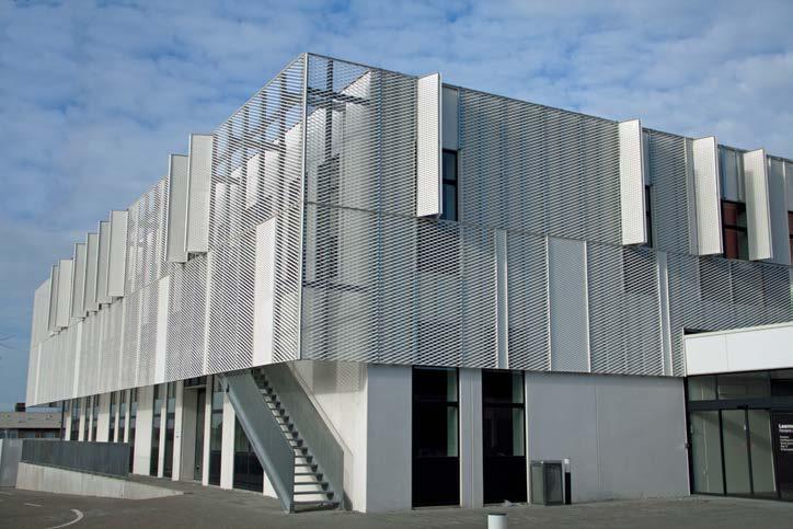 LEARNMARK HORSENS Dla architektów projektu Learnmark Horsens ważne było połączenie możliwości stworzenia doskonałych warunków wewnątrz budynków z ich eleganckim wyglądem na zewnątrz.