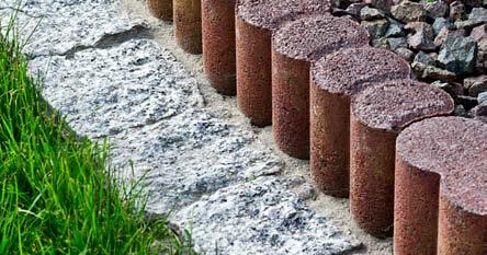 Nawierzchnia tarasu oraz innych utwardzonych fragmentów otoczenia domu powinna współgrać z architekturą budynku. Bogata oferta elementów Warto podkreêliç wyjàtkowy charakter danego miejsca np.