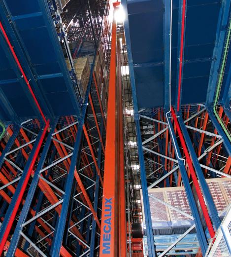 Magazyn Magazyn ma 102 długości, 57 m szerokości i 35,5 m wysokości (maksymalne wymiary dozwolone przez lokalne przepisy budowlane).