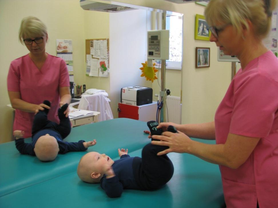 POGŁĘBIONA DIAGNOSTYKA ROZWOJU DZIECKA metody bazujące na obserwacji, analizie i interpretacji zachowao dziecka Ocena wg kamieni milowych badanie wykonywane przez lekarza - jest to powszechnie