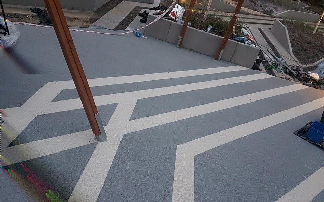JAKA NAWIERZCHNIA NA PLAC ZABAW?