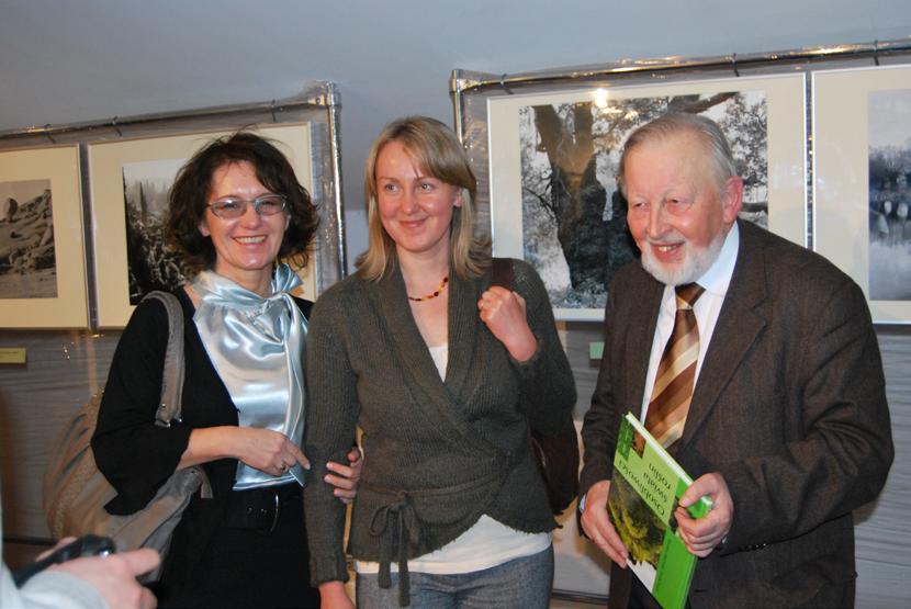Kaczmarzyk / Wspomnienie o Profesorze Januszu Hereźniaku Ryc. 3. Wernisaż wystawy pt. Przyrodnicze impresje w Ratuszu Muzeum Częstochowskiego w dniu 10 grudnia 2010 roku.