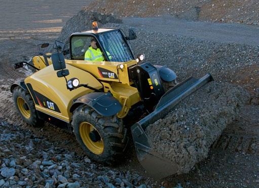 Silnik, skrzynia biegów i układ hydrauliczny zostały wyposażone w oddzielne chłodnice o "rdzeniach z falą poprzeczną".