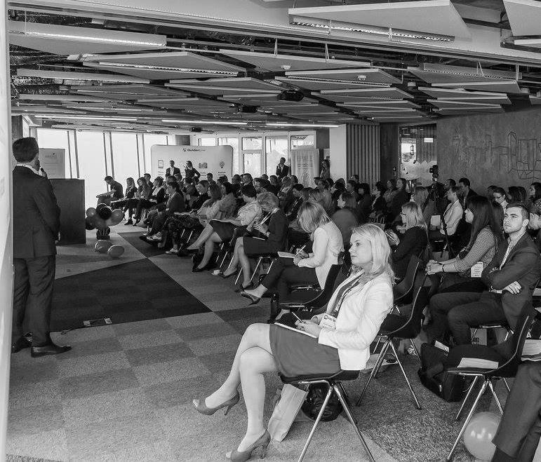 ORGANIZUJEMY HR FACTOR KONFERENCJĘ DOT. NAJNOWSZYCH TRENDÓW, WYZWAŃ I NARZĘDZI WSPIERAJĄCYCH PRACĘ HR-OWCÓW? Make a better HR! to hasło przewodnie naszej sztandarowej konferencji HR FACTOR.