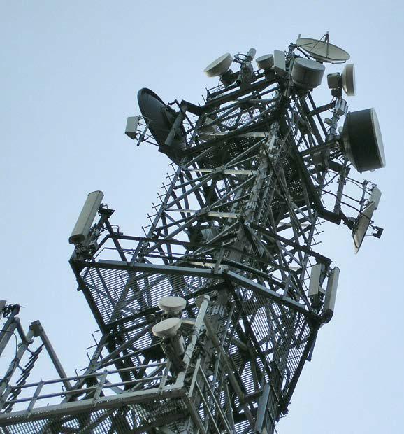 Departament Teleinformatyki Projektowanie i budowa światłowodowych sieci teletransmisyjnych i sieci dostępowych Integracja rozwiązań i systemów radiowych bezprzewodowej transmisji danych Wdrożenia i