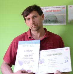 https://www. Karol Nowak w ostatnim czasie zanotował znaczny wzrost wydajności mlecznej. Zawdzięcza to m.in. wprowadzeniu wozu paszowego.