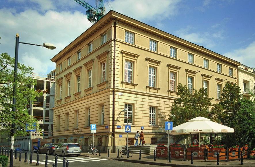 Foksal 10 Warszawa, Śródmieście WARSZAWA, Śródmieście Prestiżowa kamienica biurowa z 1950 r. oferująca najwyższe standardy architektury nadające jej ponadczasowego stylu.