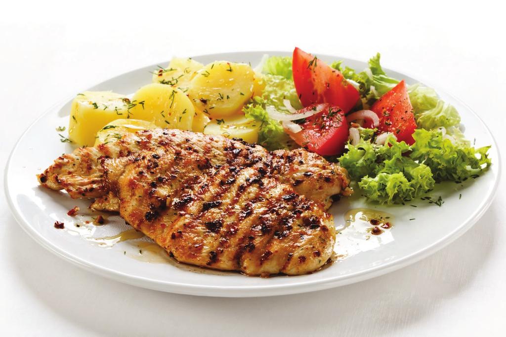 DANIA GLOWNE (main course) Grillowana pierś z pomidorami secchi, fasolką i sosem z sera dojrzewającego.