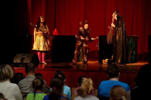 TEATRALNA ZAGADKA, CZYLI "TAJEMNICA SKARBU NA KURZEJ NÓŻCE" 9 lutego, godz. 10.