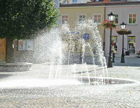 Środki zabezpieczające i czyszczące HYDROMUR-W 1010 Wodny środek hydrofobizujący Środek impregnacyjny o działaniu hydrofobizującym, w postaci wodnego roztworu emulsji silikonowej.