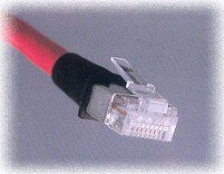 Sieć oparta na skrętce z odległą stacją. W sieciach opartych na skrętce podobnie jak w pozostałych okablowaniach standardu Ethernet obowiązuje zasada, iż sygnał może przejść tylko przez 4 repeatery.