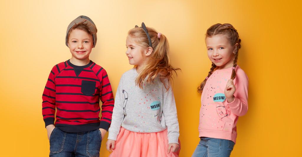24 bluza z nadrukiem i aplikacją, dostępna w kolorach: