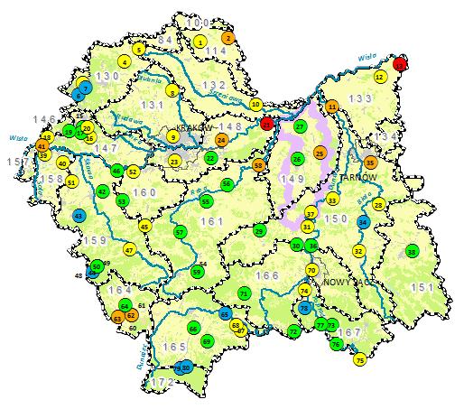 Na podstawie wyników badań monitoringowych przeprowadzonych w roku 2016 stwierdzono, że na terenie powiatu większość stanowią wody dobrej jakości (klasy II i III), jedynie w 1 punkcie stwierdzono