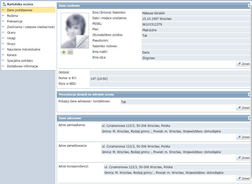 Podstawy pracy w module Sekretariat Kliknięcie ikony powoduje wyświetlenie kartoteki ucznia. Jeśli do listy można dodawać nowe osoby, to nad listą znajduje się przycisk Dodaj nową osobę.