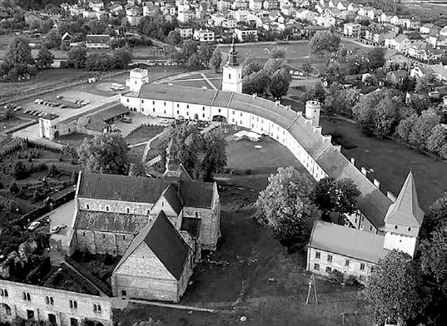 PIĘKNA NASZA POLSKA CAŁA SULEJÓW NA POLSKIM SZLAKU CYSTERSKIM FRUMOASA ESTE TOATA POLONIA NOASTRA SULEJÓW, PE TRASEUL CISTERCIAN POLONEZ Opactwo cysterskie w Sulejowie to jeden z najcenniejszych