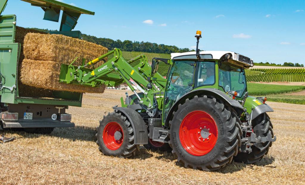 Wielozłąze pozwala sprzęnąć przewody elektryzne i hydraulizne jednym ruhem. Mimo swoih kompaktowyh abarytów Fendt Caro 3X65 zapewnia sporą wysokość podnoszenia.