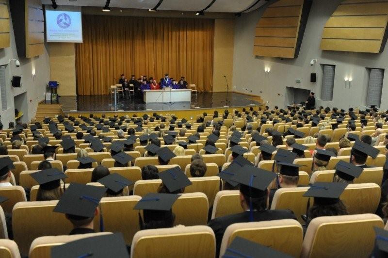 WYDZIAŁ NAUK EKONOMICZNYCH rekrutacja 2018/2019 Studia I stopnia licencjackie Zarządzanie Ekonomia Studia I stopnia inżynierskie Zarządzanie i Inżynieria