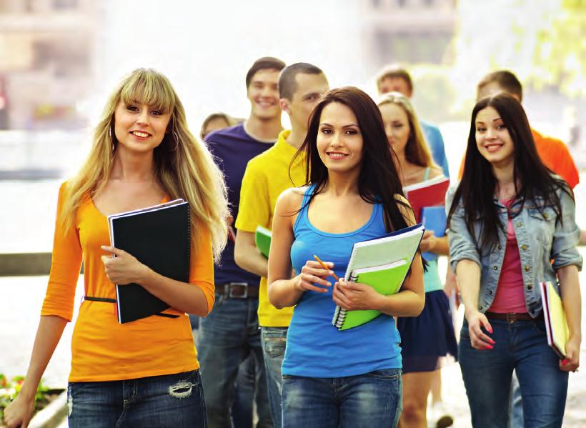 2. Omówienie aktów prawnych z 2011 roku dotyczących edukacji Najważniejsze zmiany w prawie w 2011 roku związane były z uchwaleniem przez Sejm trzech ustaw dotyczących obszaru edukacji: Ustawy z dnia